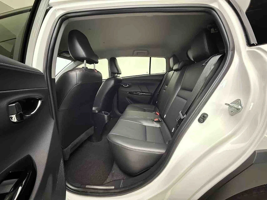 Toyota Yaris, 2023г., передний привод, вариатор