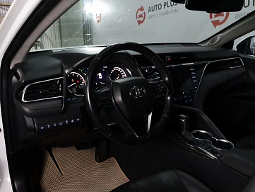 Toyota Camry, 2021г, передний привод, автомат
