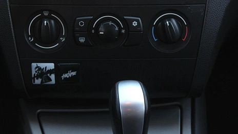 BMW 1 серии, 2008г., передний привод, автомат