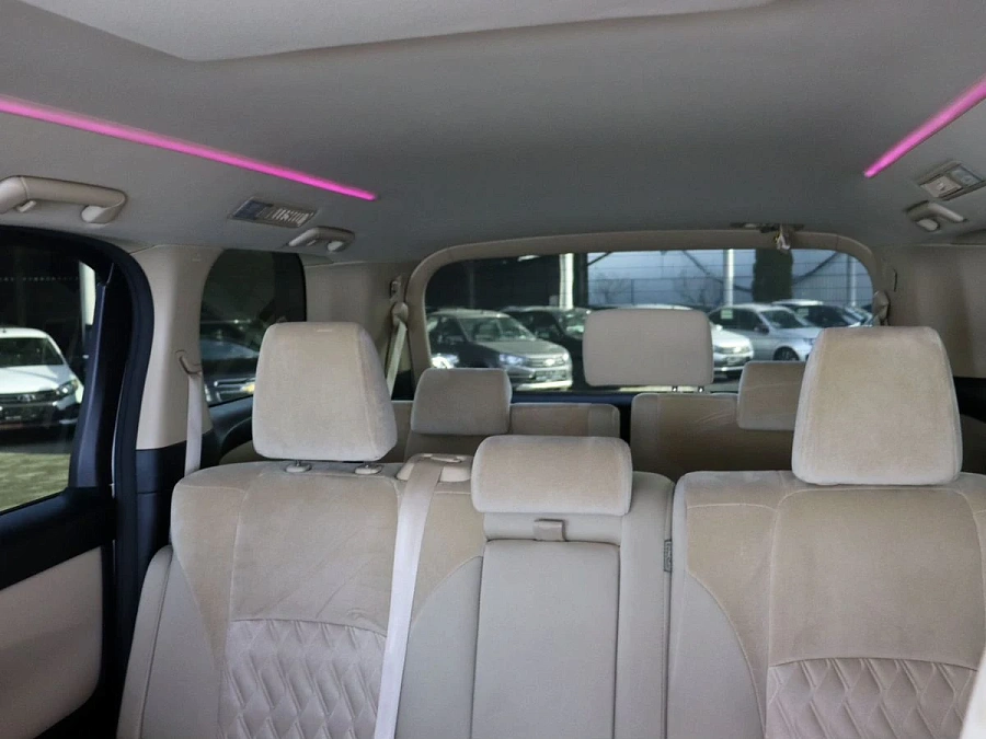 Toyota Alphard, 2019г., полный привод, вариатор