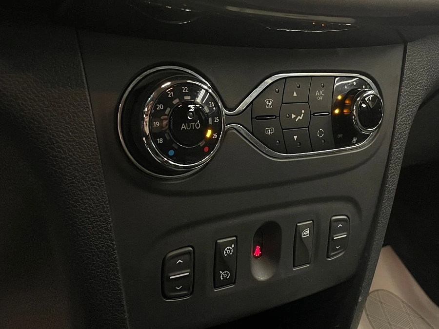 Renault Sandero, 2015г., передний привод, механика