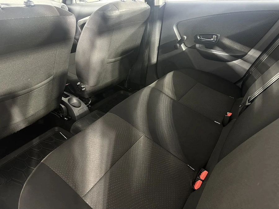 Nissan Almera, 2018г., передний привод, механика