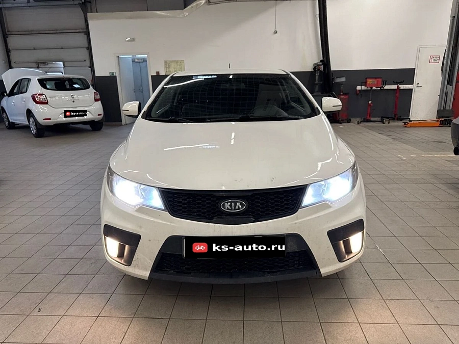 Kia Cerato, 2012г., передний привод, автомат