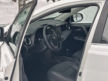 Toyota RAV4, 2017г, передний привод, вариатор