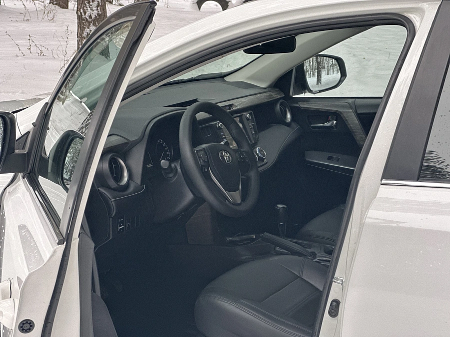 Toyota RAV4, 2017г., передний привод, вариатор