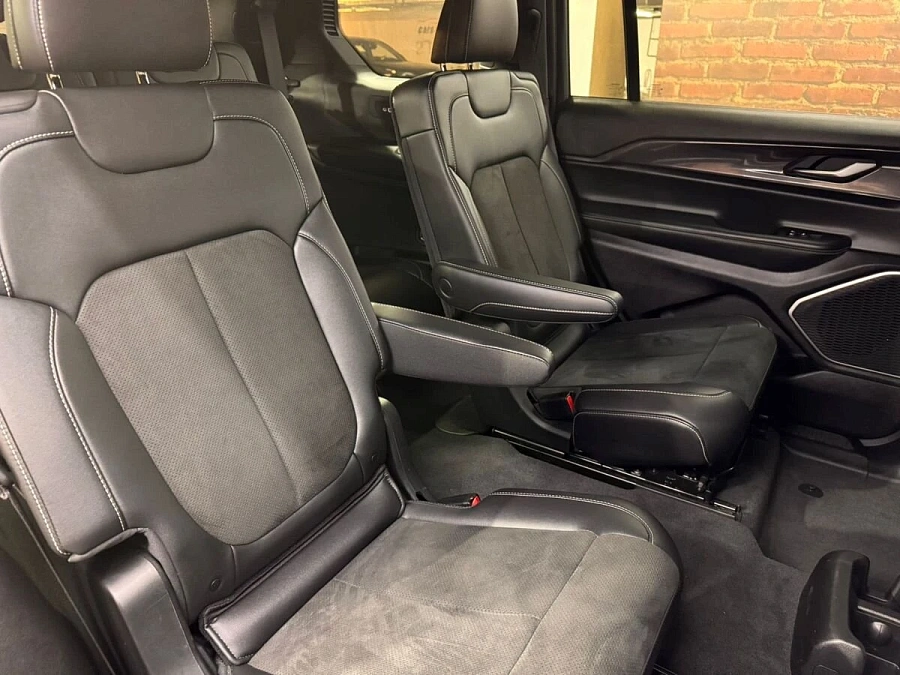 Jeep Grand Cherokee, 2021г., задний привод, автомат