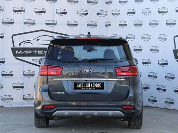 Kia Carnival, 2018г, передний привод, автомат