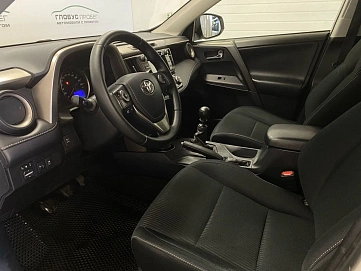 Toyota RAV4, 2014г, передний привод, механика