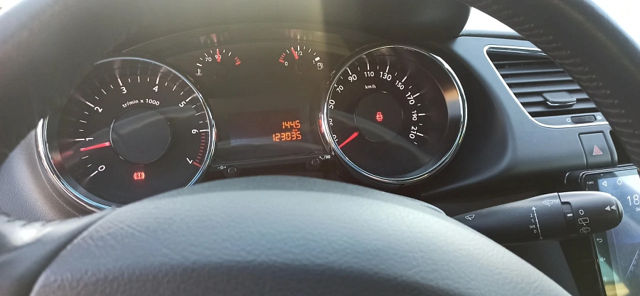 Peugeot 3008, 2011г., передний привод, механика