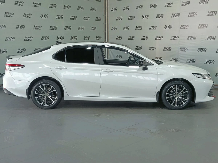 Toyota Camry, 2019г., передний привод, автомат