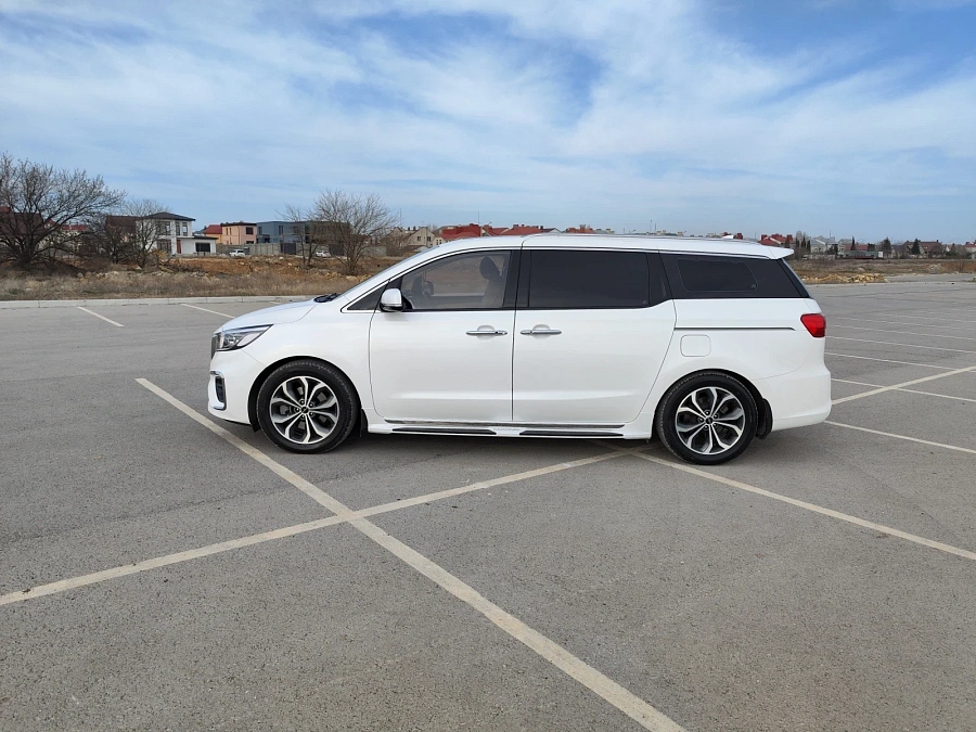 Kia Carnival, 2019г., передний привод, автомат