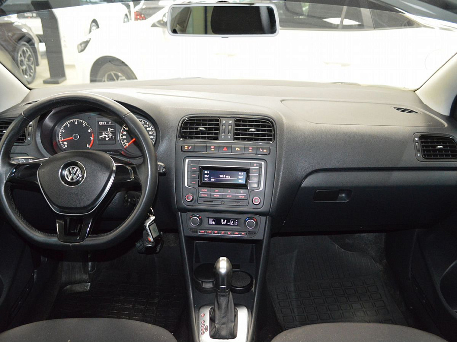 Volkswagen Polo, 2017г., передний привод, автомат