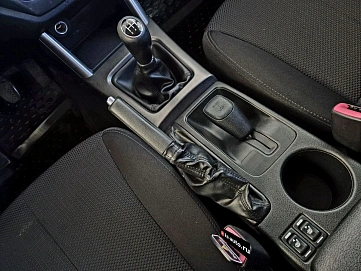 Subaru Forester, 2011г., полный привод, механика