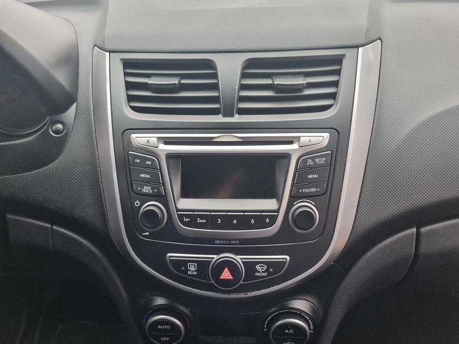 Hyundai Solaris, 2015г., передний привод, механика