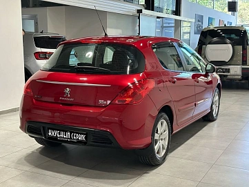 Peugeot 308, 2011г, передний привод, автомат