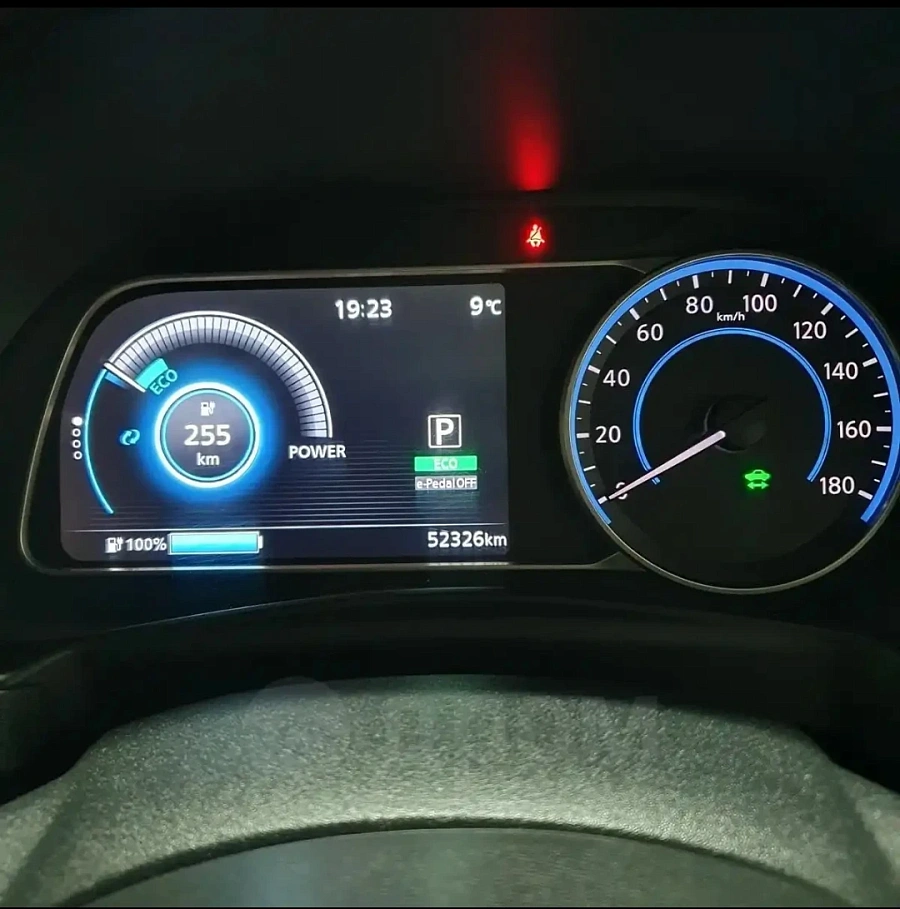 Nissan Leaf, 2018г., передний привод, автомат