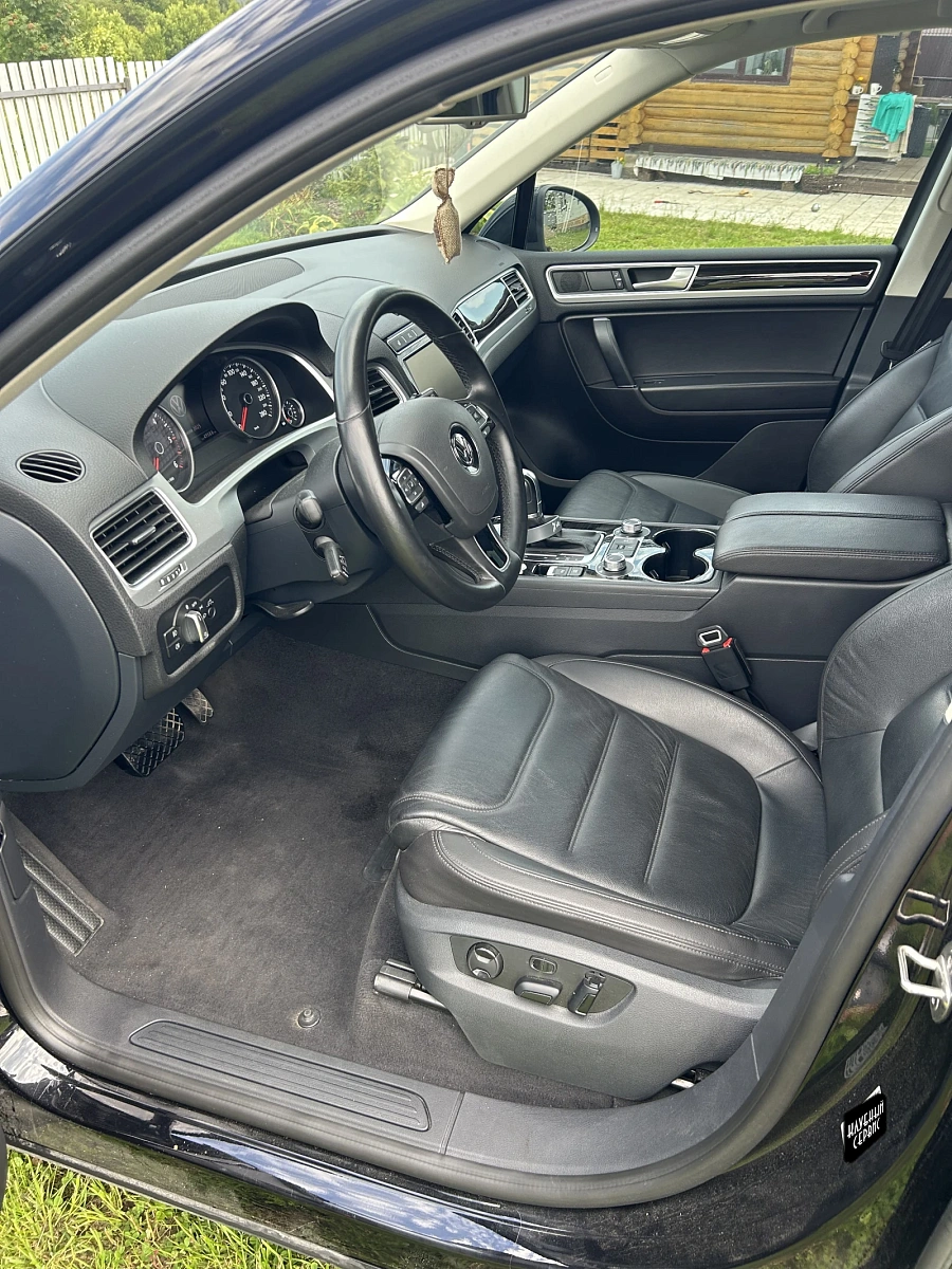 Volkswagen Touareg, 2016г., полный привод, автомат