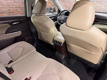 Toyota Highlander, 2025г, полный привод, автомат