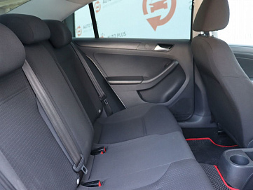 Volkswagen Jetta, 2015г, передний привод, механика