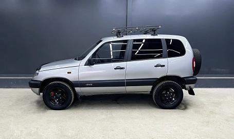Chevrolet Niva, 2004г, полный привод, механика