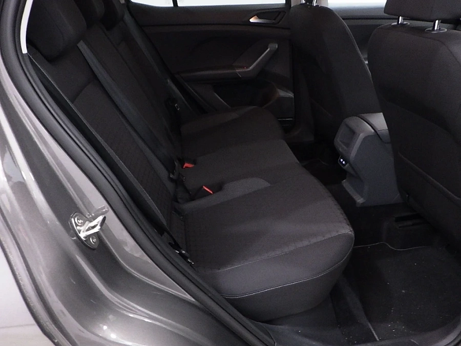 Volkswagen T-Cross, 2021г., передний привод, робот