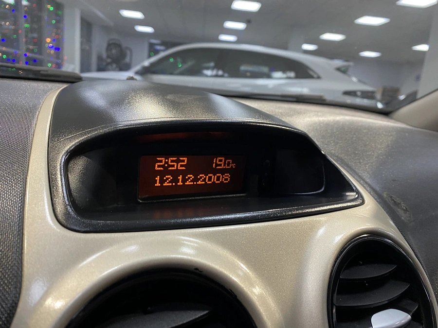 Opel Corsa, 2008г., передний привод, механика