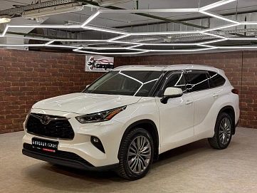 Toyota Highlander, 2021г, полный привод, автомат