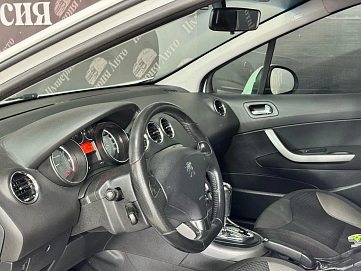 Peugeot 308, 2010г, передний привод, автомат