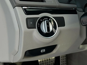 Mercedes-Benz E-Класс, 2011г, задний привод, автомат