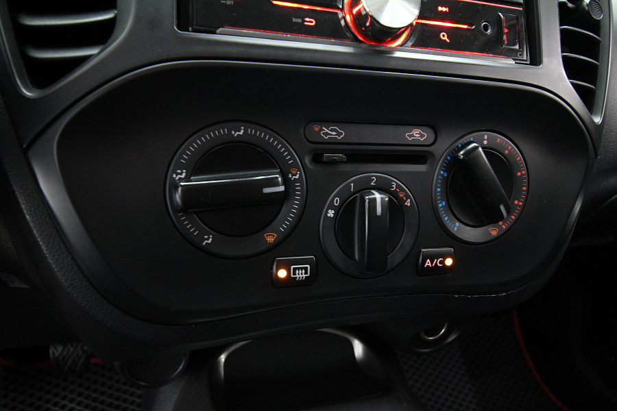 Nissan Juke, 2012г., передний привод, механика