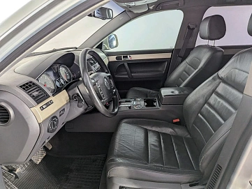 Volkswagen Touareg, 2009г, полный привод, автомат