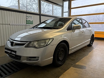 Honda Civic, 2008г, передний привод, механика