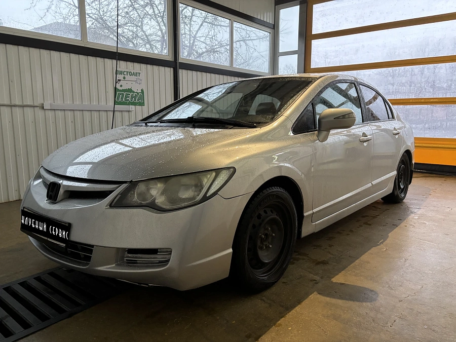 Honda Civic, 2008г., передний привод, механика