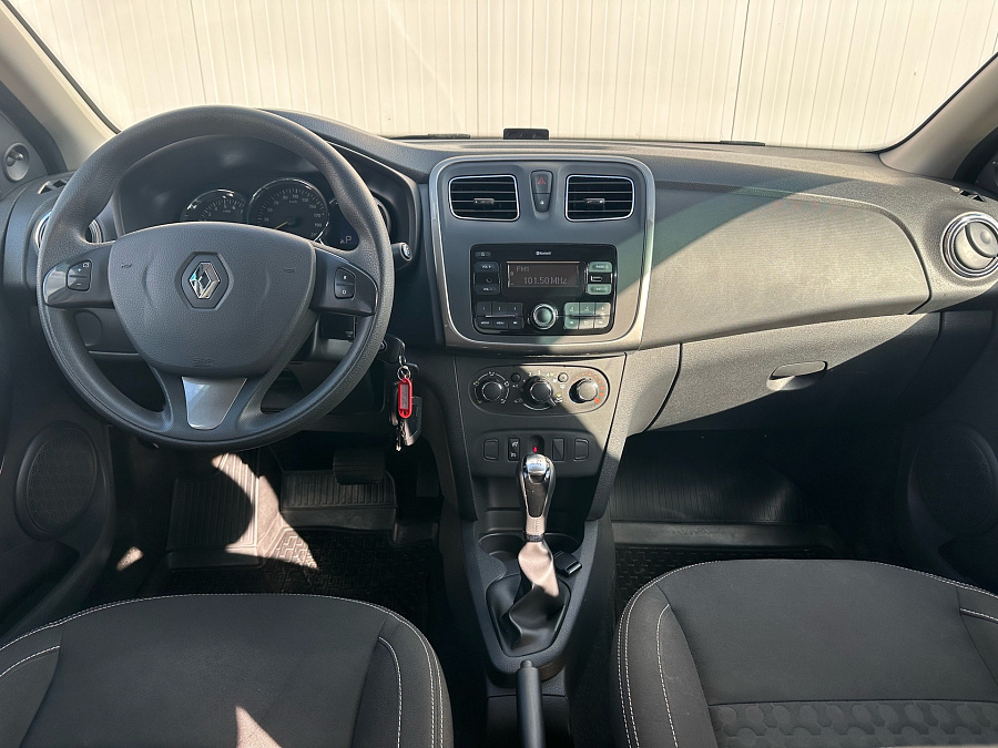 Renault Logan, 2017г., передний привод, автомат