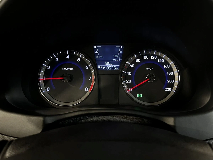 Hyundai Solaris, 2011г., передний привод, механика