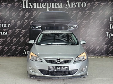 Opel Astra, 2010г, передний привод, механика