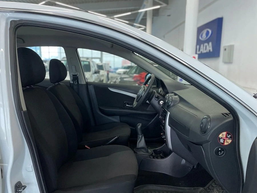 Nissan Almera, 2018г., передний привод, механика