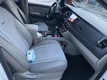 Kia Carnival, 2017г, передний привод, автомат
