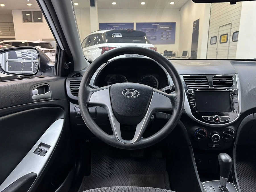 Hyundai Solaris, 2014г., передний привод, автомат