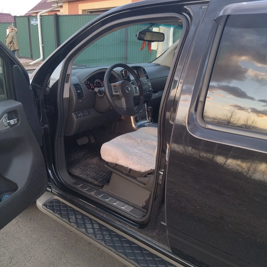 Nissan Pathfinder, 2011г., полный привод, автомат