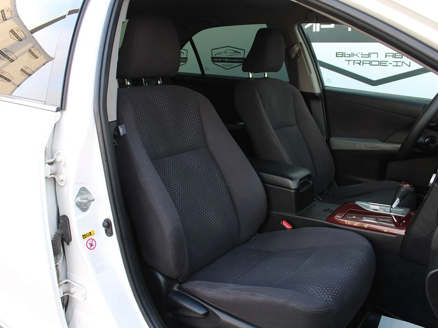 Toyota Camry, 2013г., передний привод, автомат