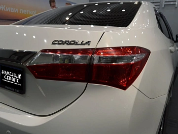 Toyota Corolla, 2013г, передний привод, вариатор