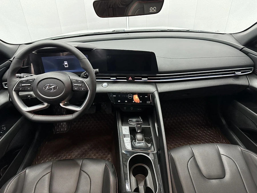 Hyundai Elantra, 2022г., передний привод, вариатор