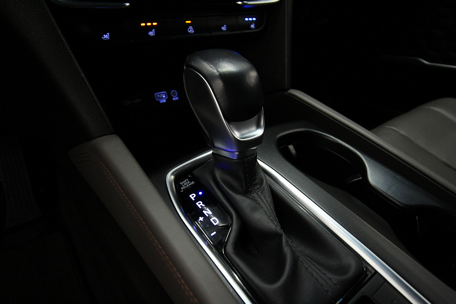 Hyundai Santa Fe, 2019г., передний привод, автомат