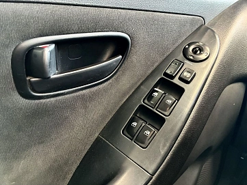 Hyundai Elantra, 2009г, передний привод, механика