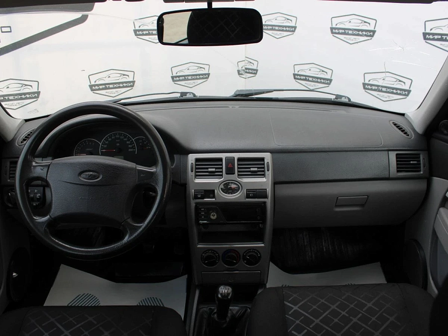 Lada (ВАЗ) Priora, 2010г., передний привод, механика