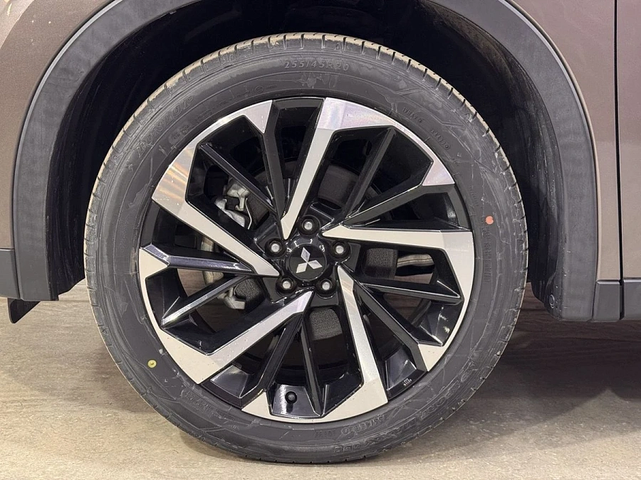 Mitsubishi Outlander, 2023г., полный привод, вариатор