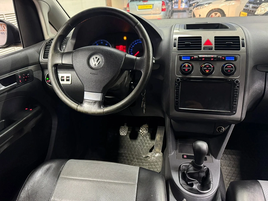 Volkswagen Touran, 2007г., передний привод, механика
