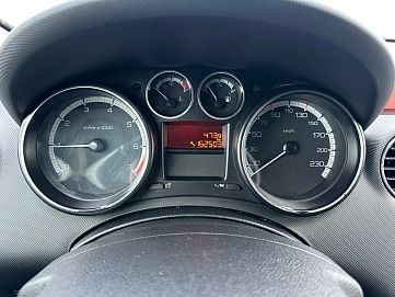 Peugeot 308, 2011г, передний привод, механика