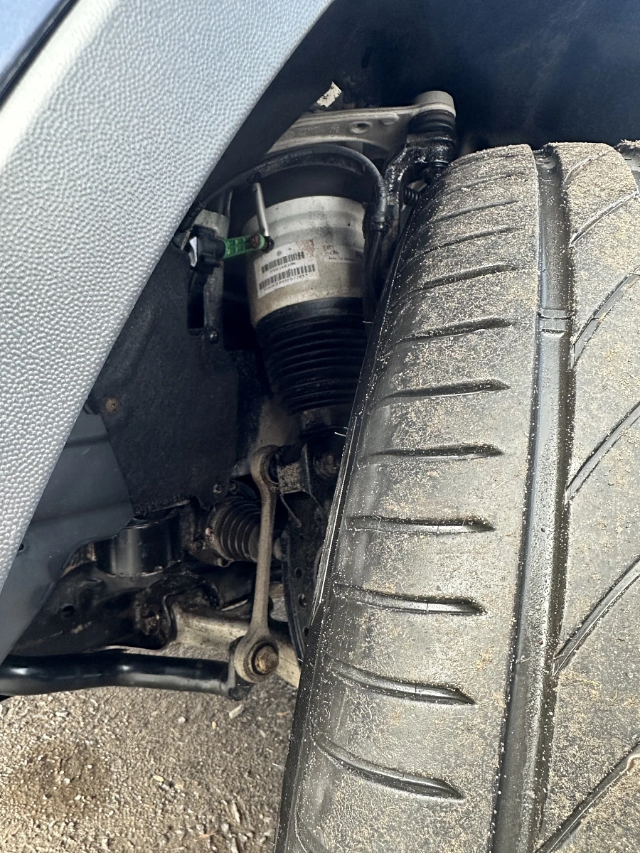 Volkswagen Touareg, 2011г., полный привод, автомат